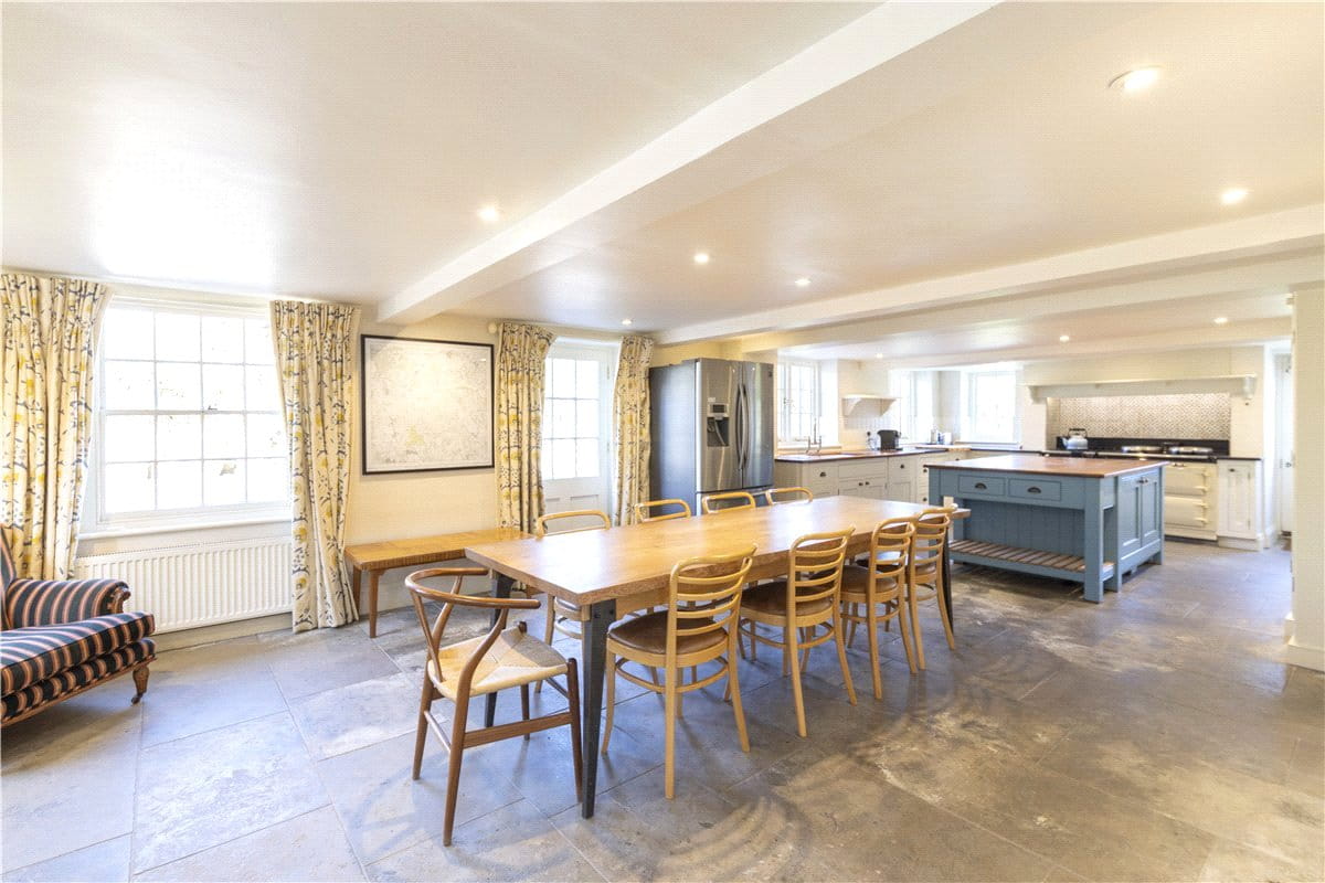 8 bedroom house, Oxenwood, Marlborough SN8 - Available