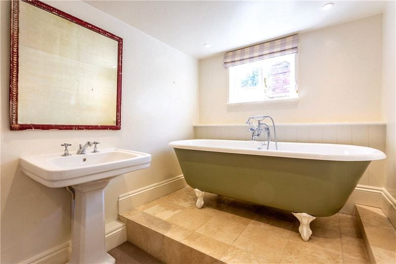 8 bedroom house, Oxenwood, Marlborough SN8 - Available