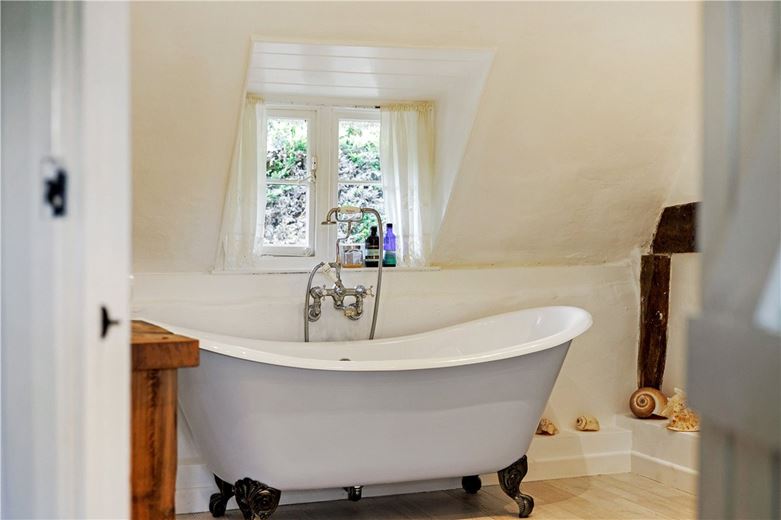 4 bedroom house, East Grafton, Marlborough SN8 - Sold