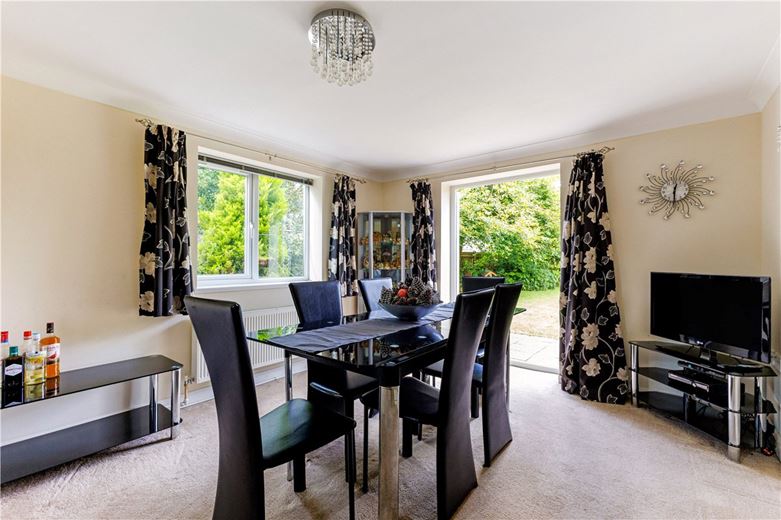 3 bedroom house, Eastsands, Burbage SN8 - Available