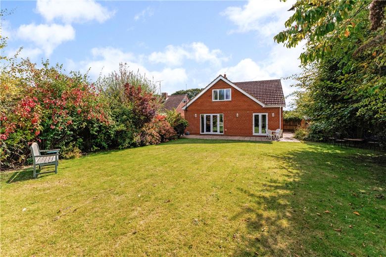 3 bedroom house, Eastsands, Burbage SN8 - Available