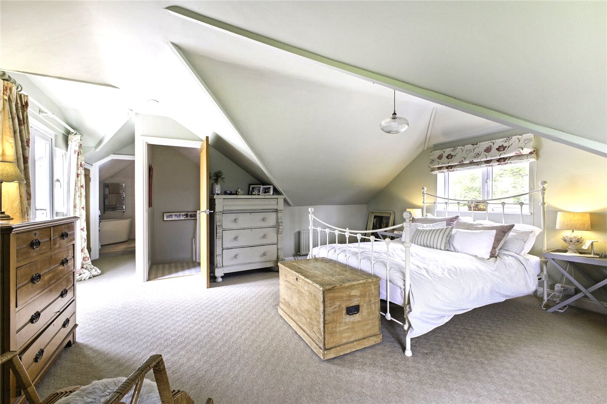 4 bedroom house, High Street, Manton SN8 - Available