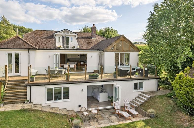 4 bedroom house, High Street, Manton SN8 - Available