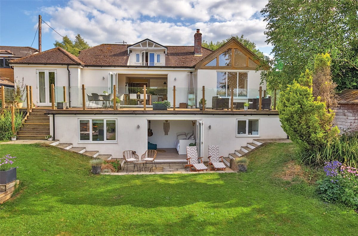 4 bedroom house, High Street, Manton SN8 - Available