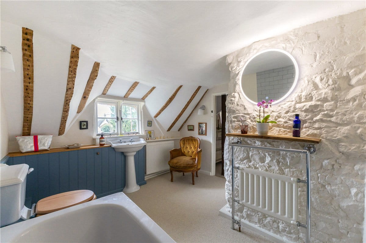 4 bedroom house, Easton Royal, Pewsey SN9 - Available