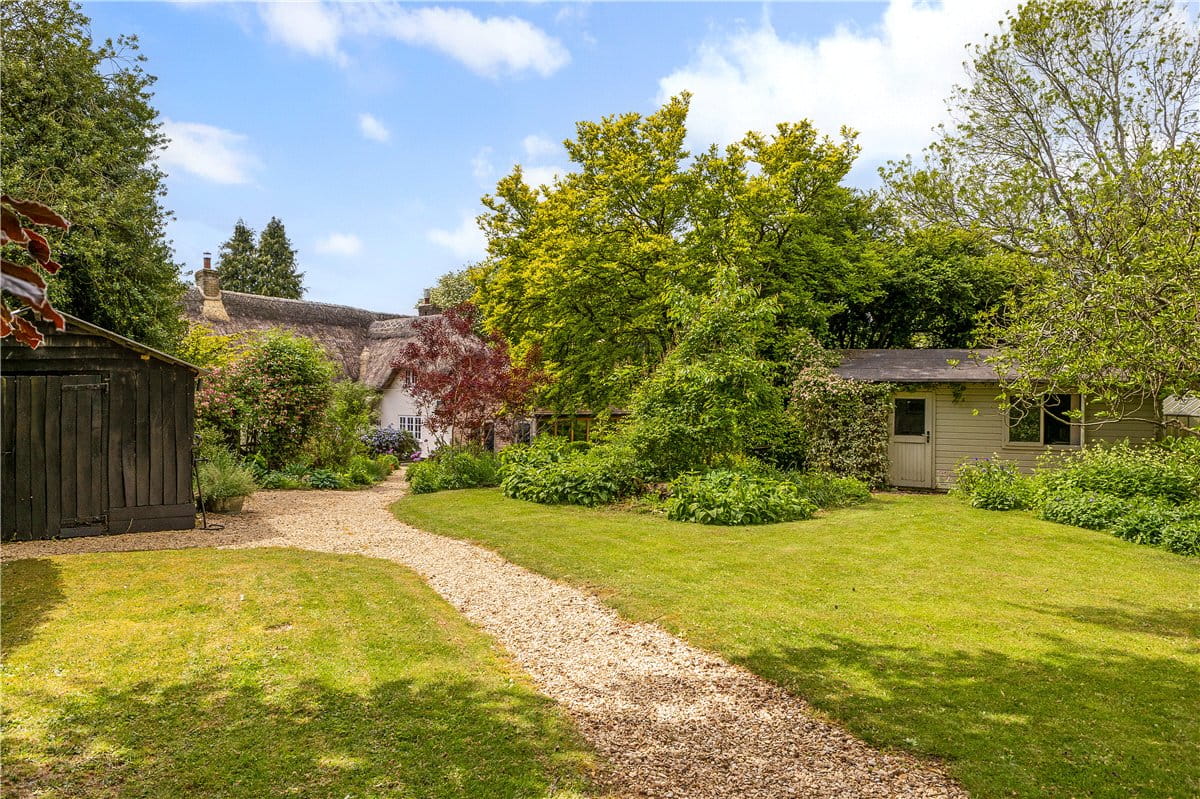 4 bedroom house, Easton Royal, Pewsey SN9 - Available