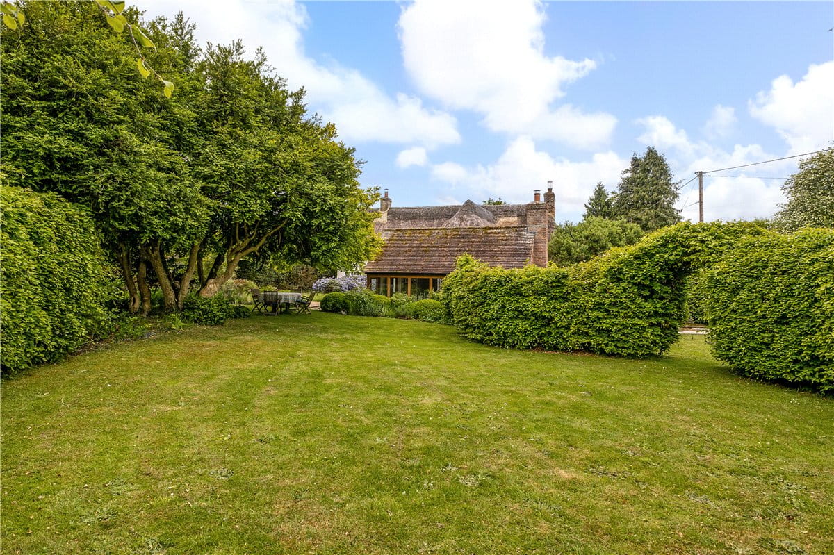 4 bedroom house, Easton Royal, Pewsey SN9 - Available