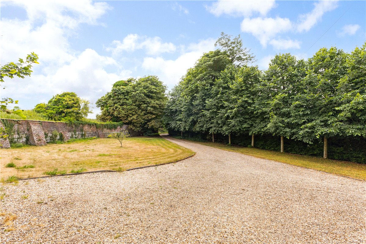 5 bedroom house, West Kennett, Marlborough SN8 - Available