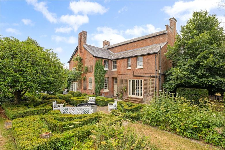 5 bedroom house, West Kennett, Marlborough SN8 - Available