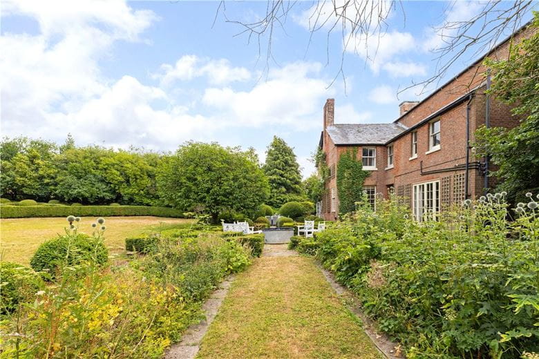 5 bedroom house, West Kennett, Marlborough SN8 - Available