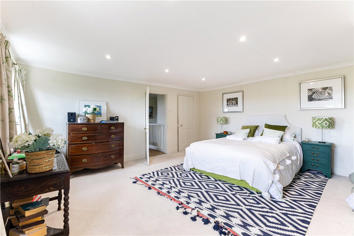 5 bedroom house, West Kennett, Marlborough SN8 - Available