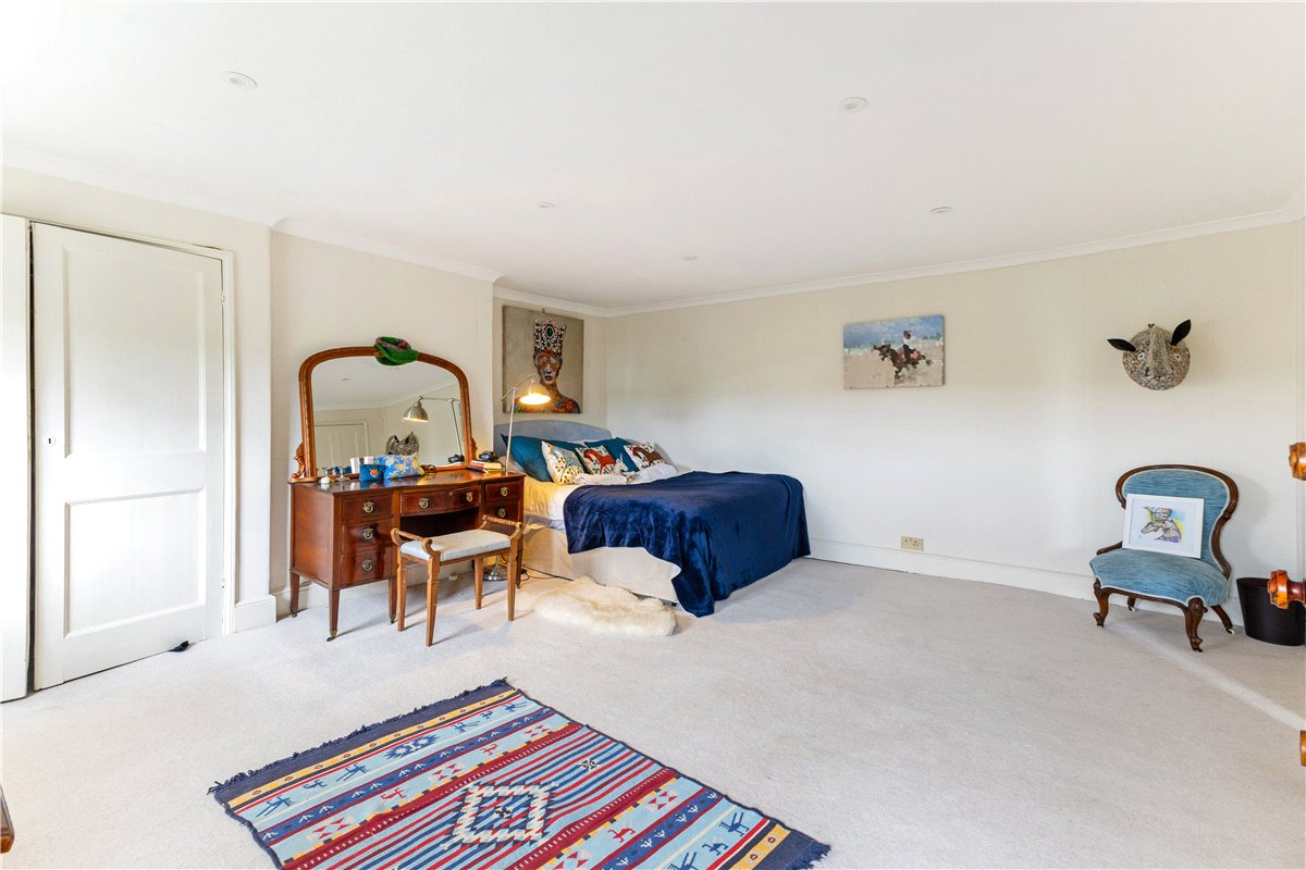 5 bedroom house, West Kennett, Marlborough SN8 - Available