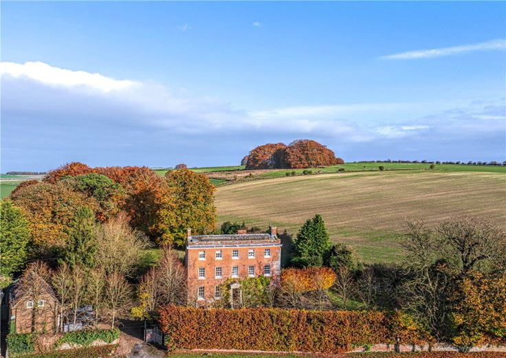 5 bedroom house, West Kennett, Marlborough SN8 - Available