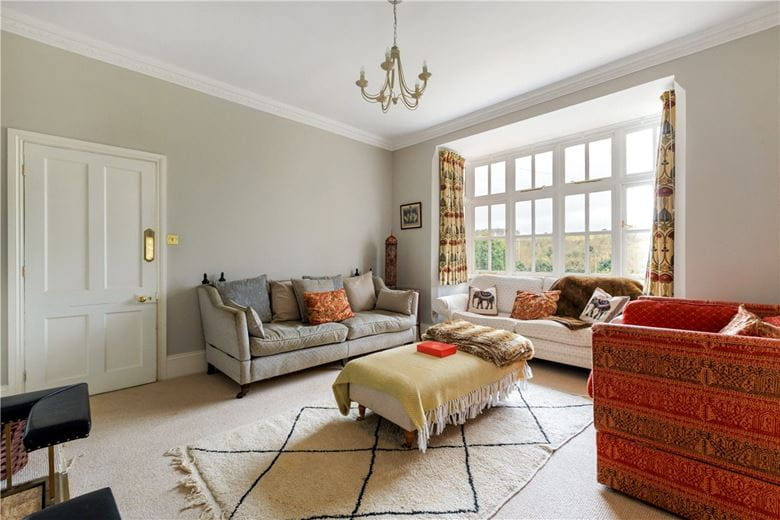 5 bedroom house, Bath Road, Marlborough SN8 - Available