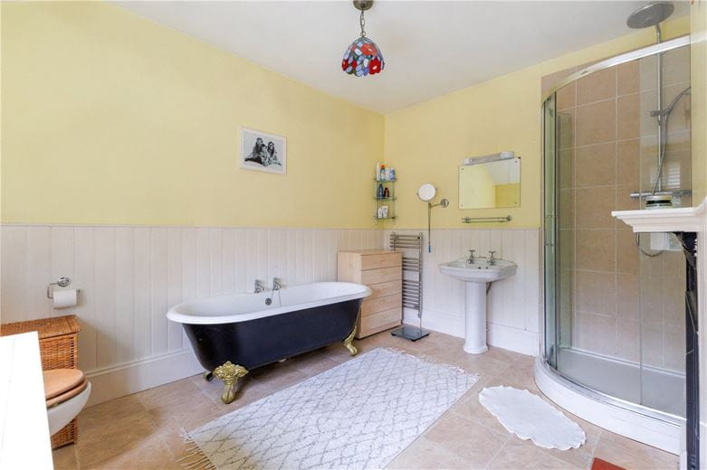 5 bedroom house, Bath Road, Marlborough SN8 - Available