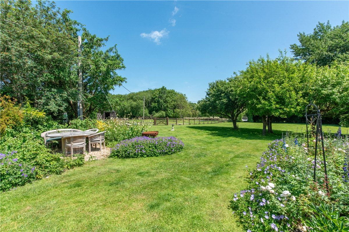 4 bedroom house, Lower Fyfield, Marlborough SN8 - Available