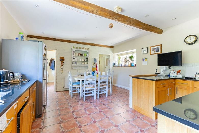 8 bedroom house, Hodson Road, Chiseldon SN4 - Available