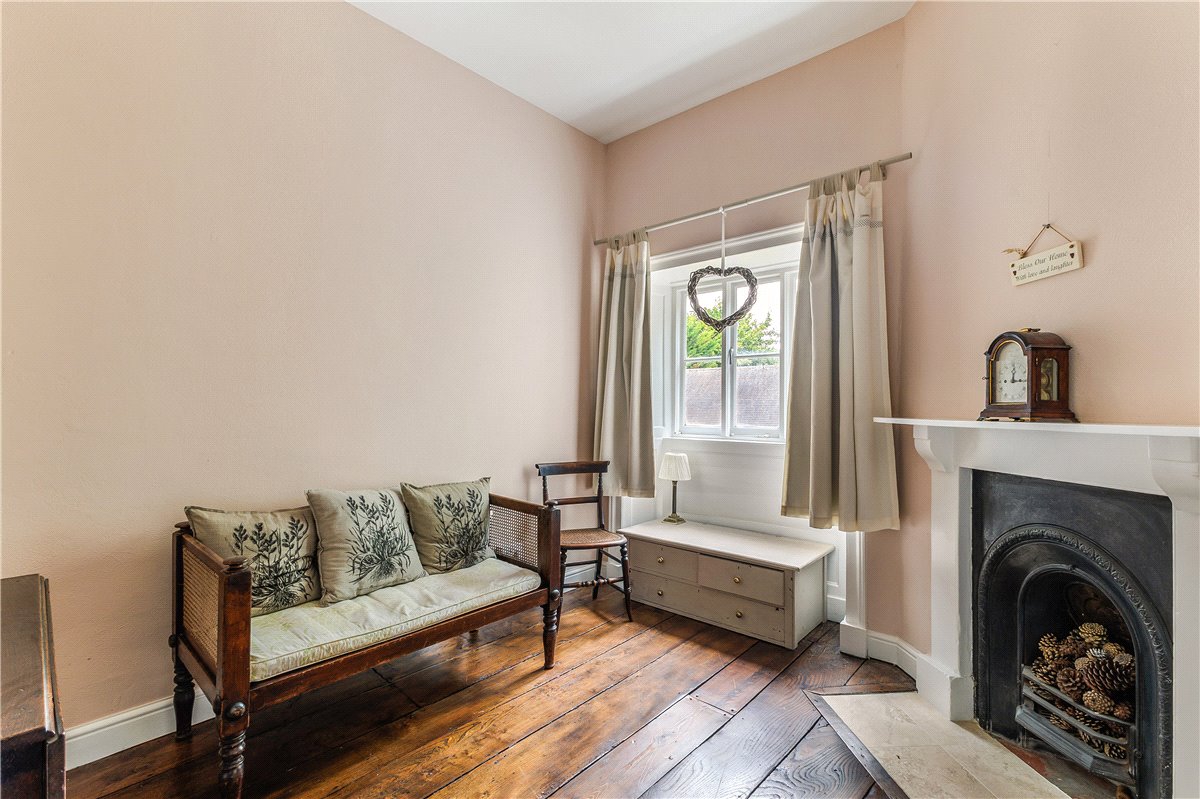 8 bedroom house, Hodson Road, Chiseldon SN4 - Available