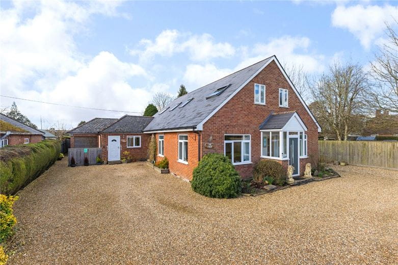 4 bedroom house, Upavon Road, North Newnton SN9 - Available