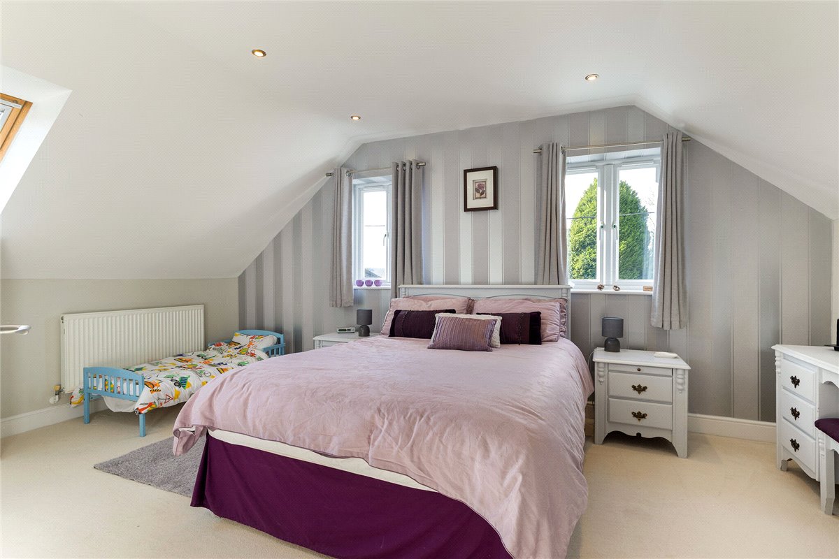 4 bedroom house, Upavon Road, North Newnton SN9 - Available