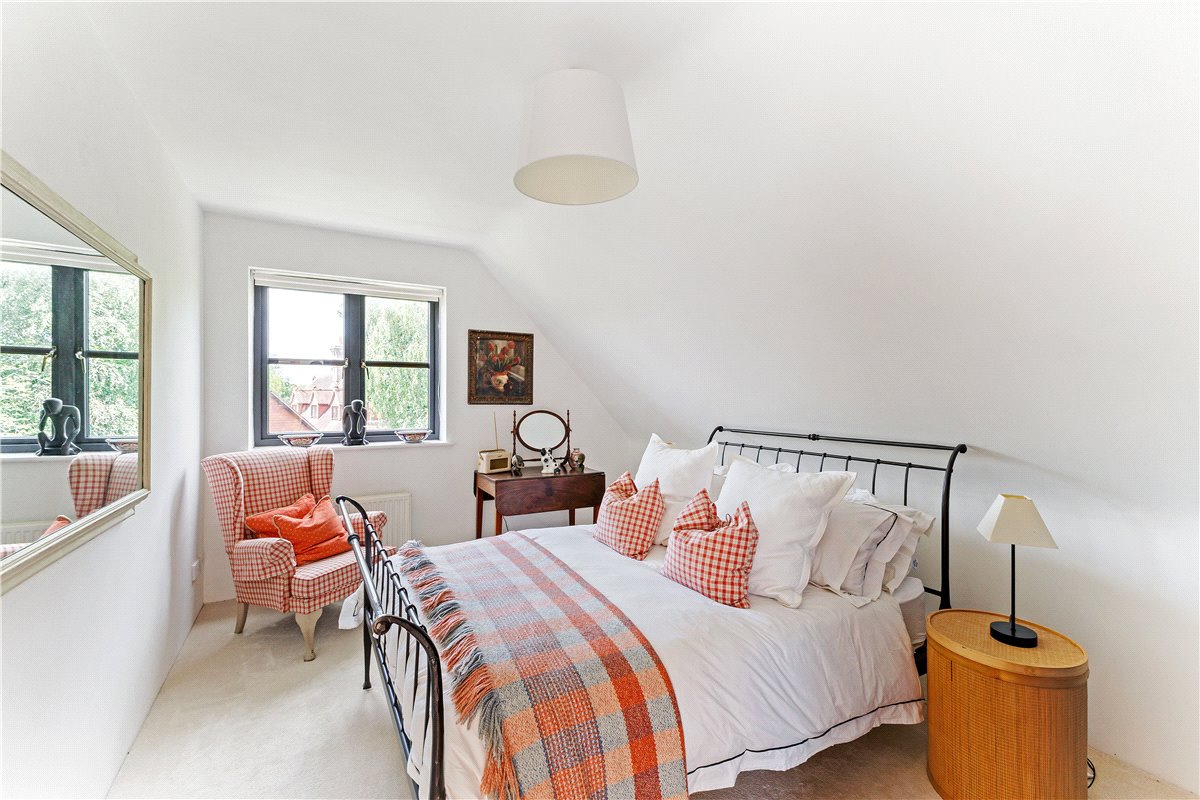 3 bedroom house, Lockeridge, Marlborough SN8 - Available