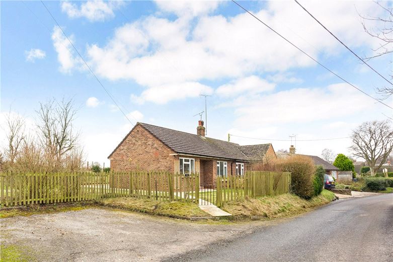 2 bedroom bungalow, Forest Road, Wootton Rivers SN8 - Available