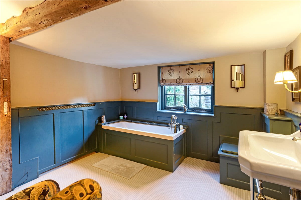 4 bedroom house, Silverless Street, Marlborough SN8 - Available