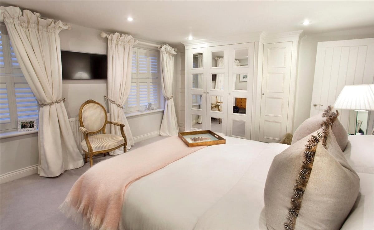 3 bedroom house, High Street, Marlborough SN8 - Available