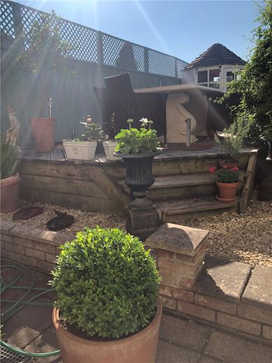 3 bedroom house, High Street, Marlborough SN8 - Available