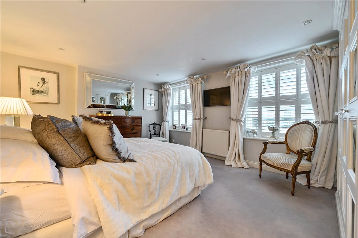 3 bedroom house, High Street, Marlborough SN8 - Available