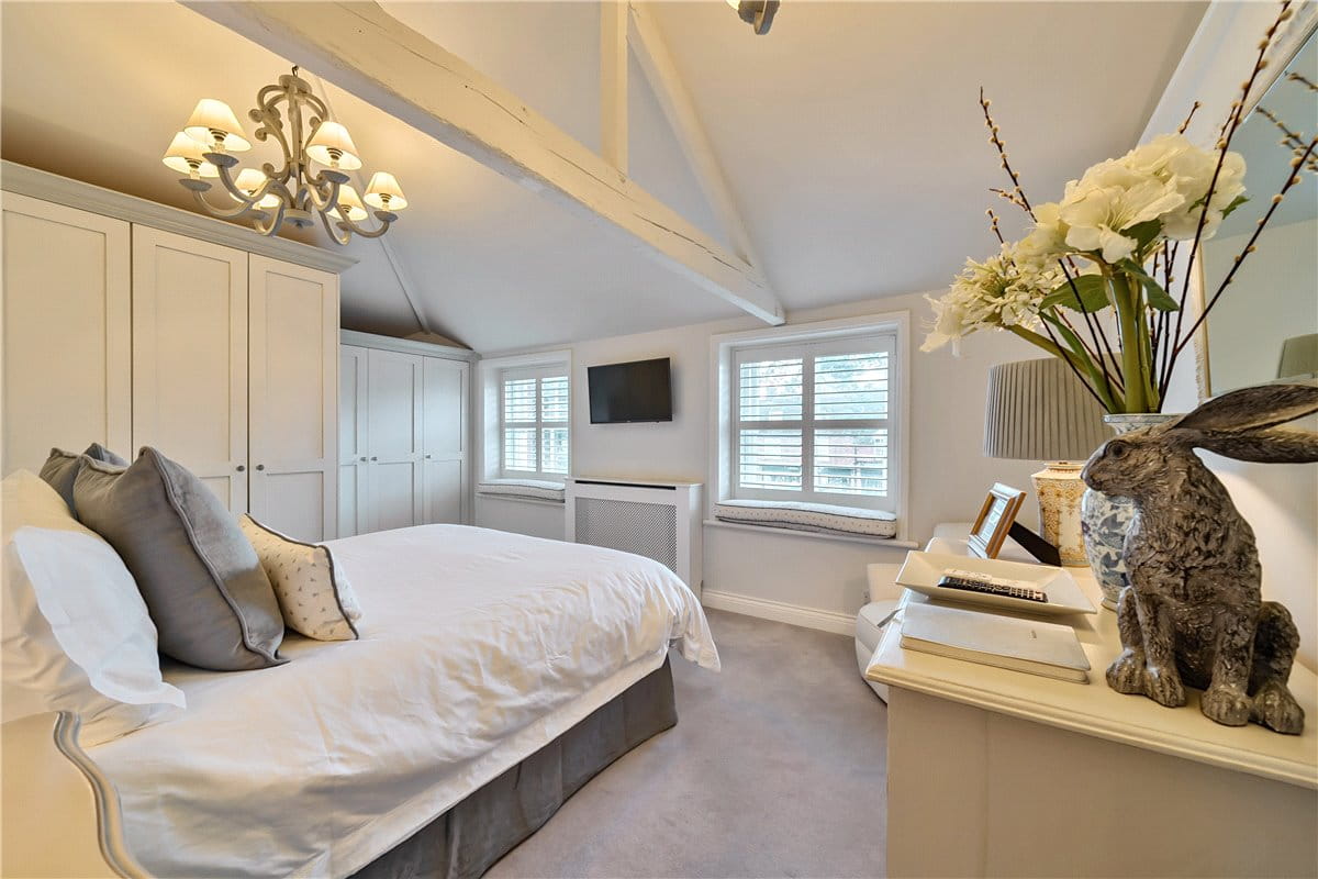 3 bedroom house, High Street, Marlborough SN8 - Available