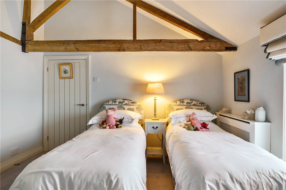 3 bedroom house, High Street, Marlborough SN8 - Available