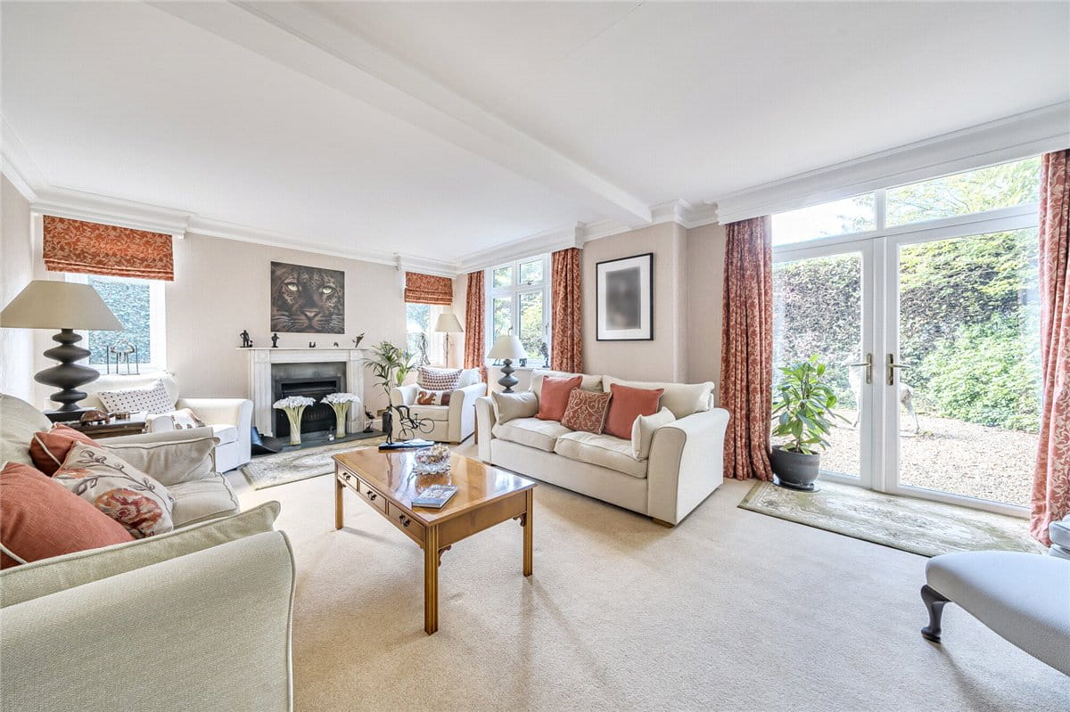 5 bedroom house, Leaze Road, Marlborough SN8 - Available