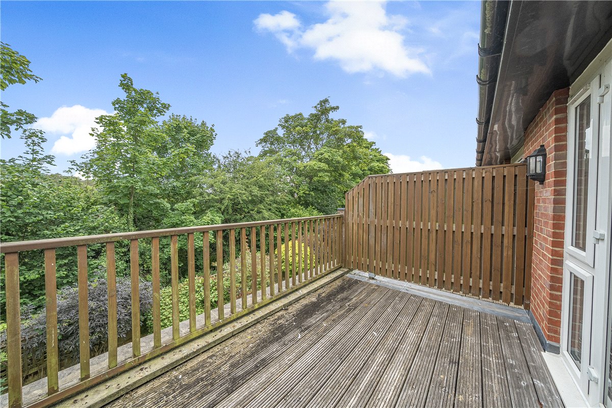 3 bedroom house, Priory Court, Marlborough SN8 - Available