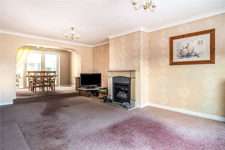 4 bedroom bungalow, High Street, Burbage SN83AR - Available