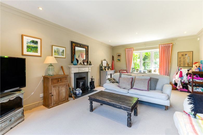 4 bedroom house, Granary Road, Great Bedwyn SN8 - Available