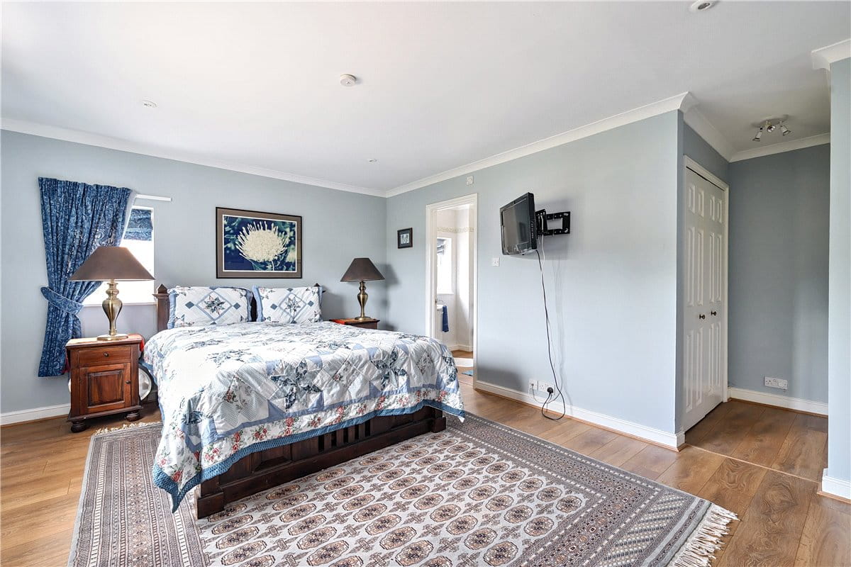 5 bedroom house, Clench Common, Marlborough SN8 - Available