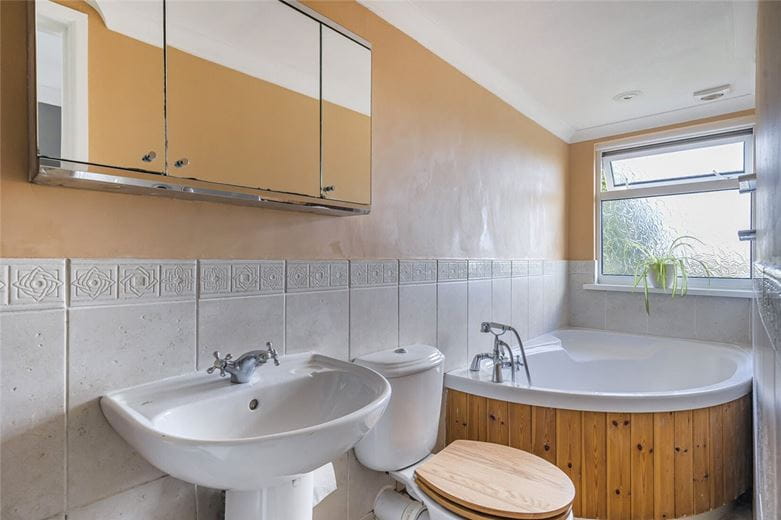 3 bedroom house, Newtown, Shalbourne SN8 - Sold STC