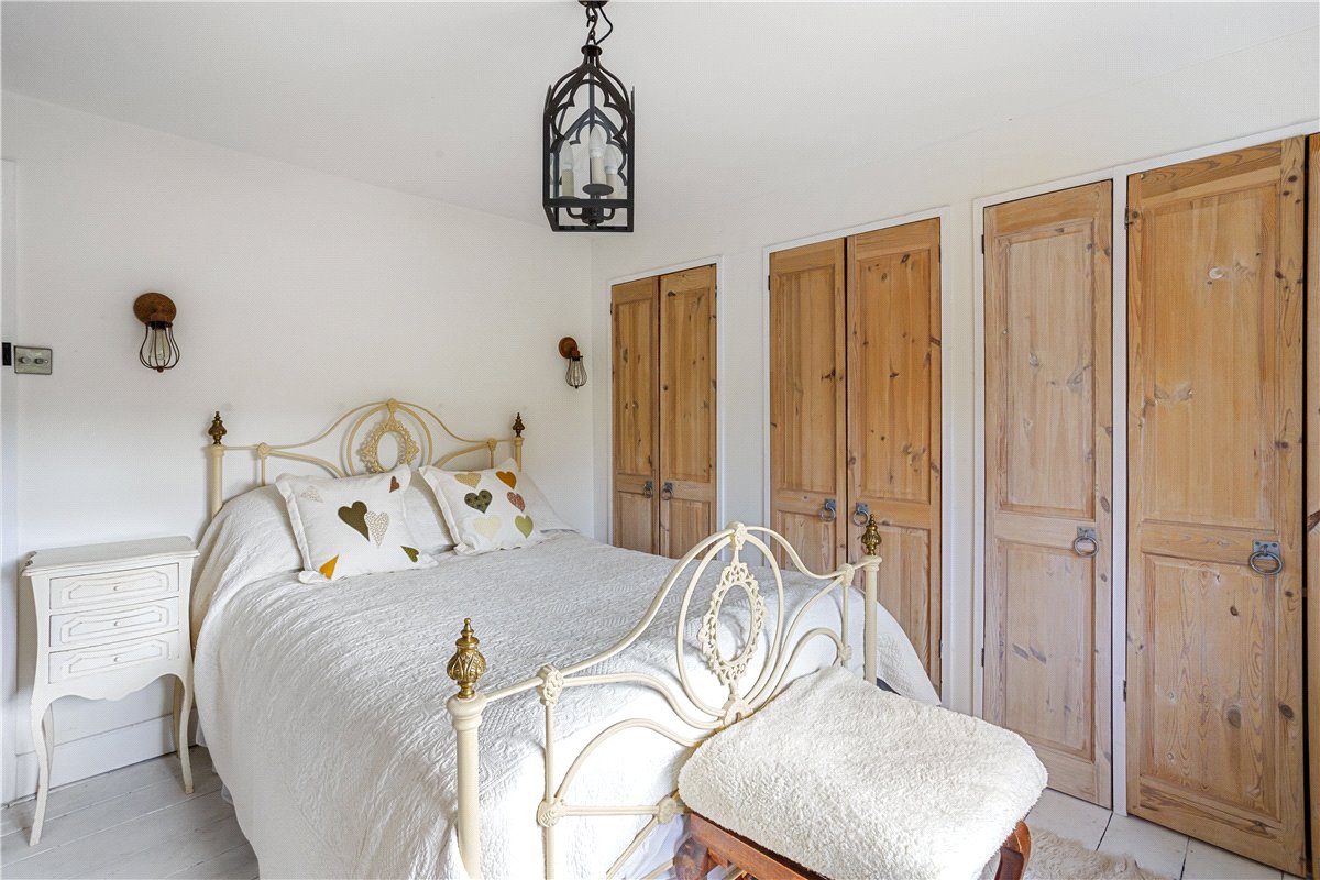 3 bedroom house, The Street, All Cannings SN10 - Available