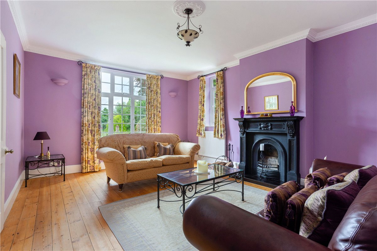 6 bedroom house, Bath Road, Marlborough SN8 - Available