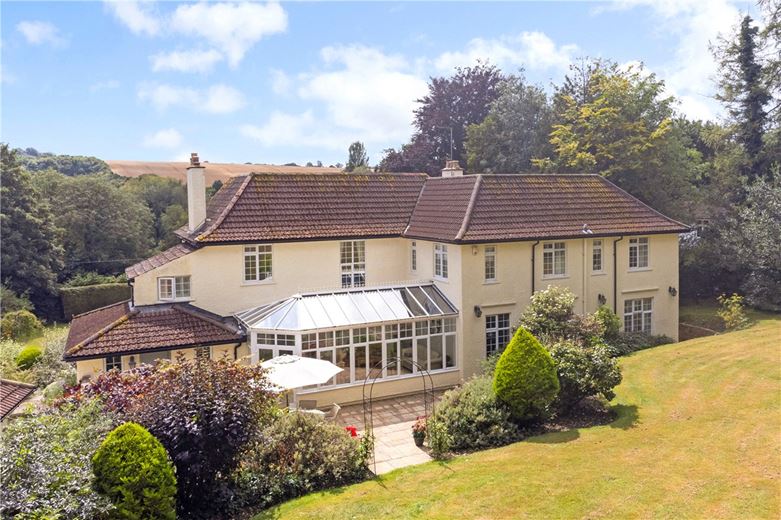 6 bedroom house, Bath Road, Marlborough SN8 - Available