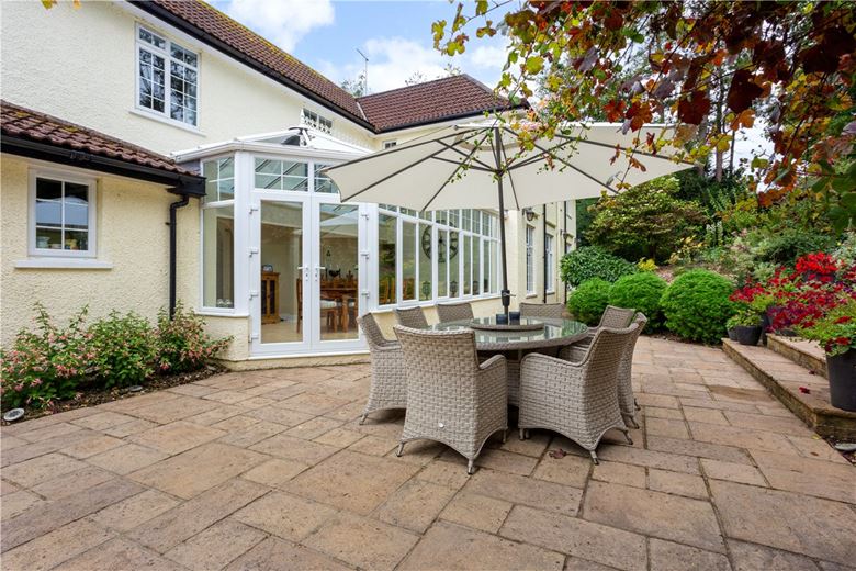 6 bedroom house, Bath Road, Marlborough SN8 - Available