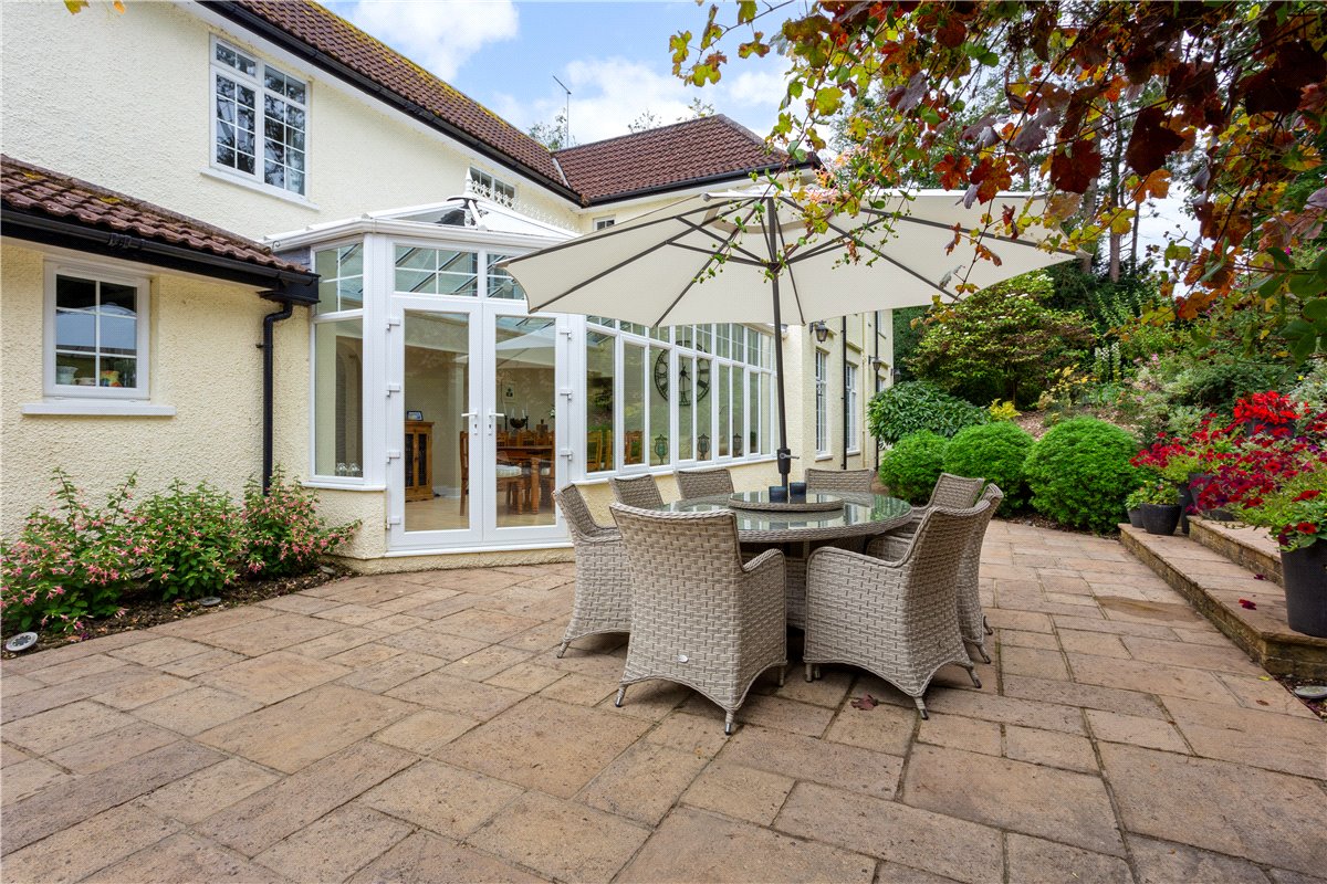 6 bedroom house, Bath Road, Marlborough SN8 - Available