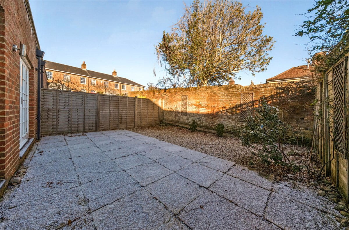 3 bedroom house, Clarendon Court, Marlborough SN8 - Available