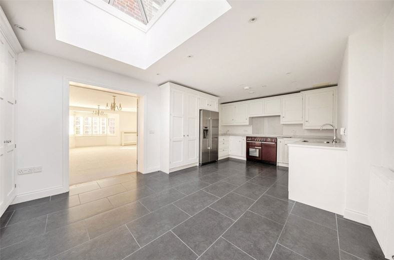 3 bedroom house, Clarendon Court, Marlborough SN8 - Available