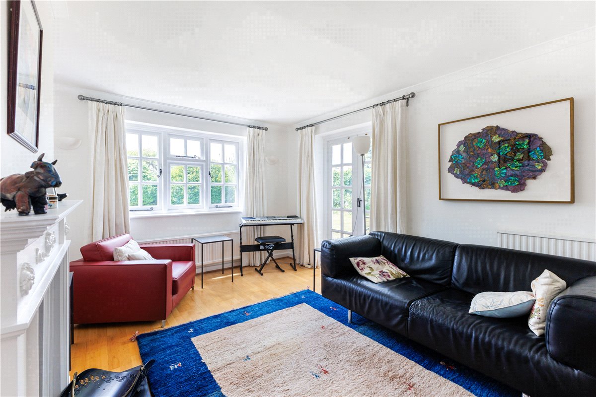 3 bedroom house, Hallam Cottages, Southend SN8 - Available