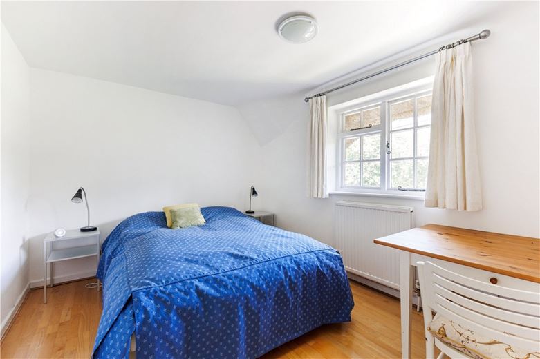 3 bedroom house, Hallam Cottages, Southend SN8 - Available