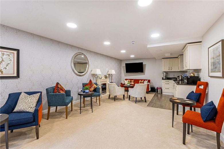 2 bedroom flat, Granham Close, Marlborough SN8 - Available