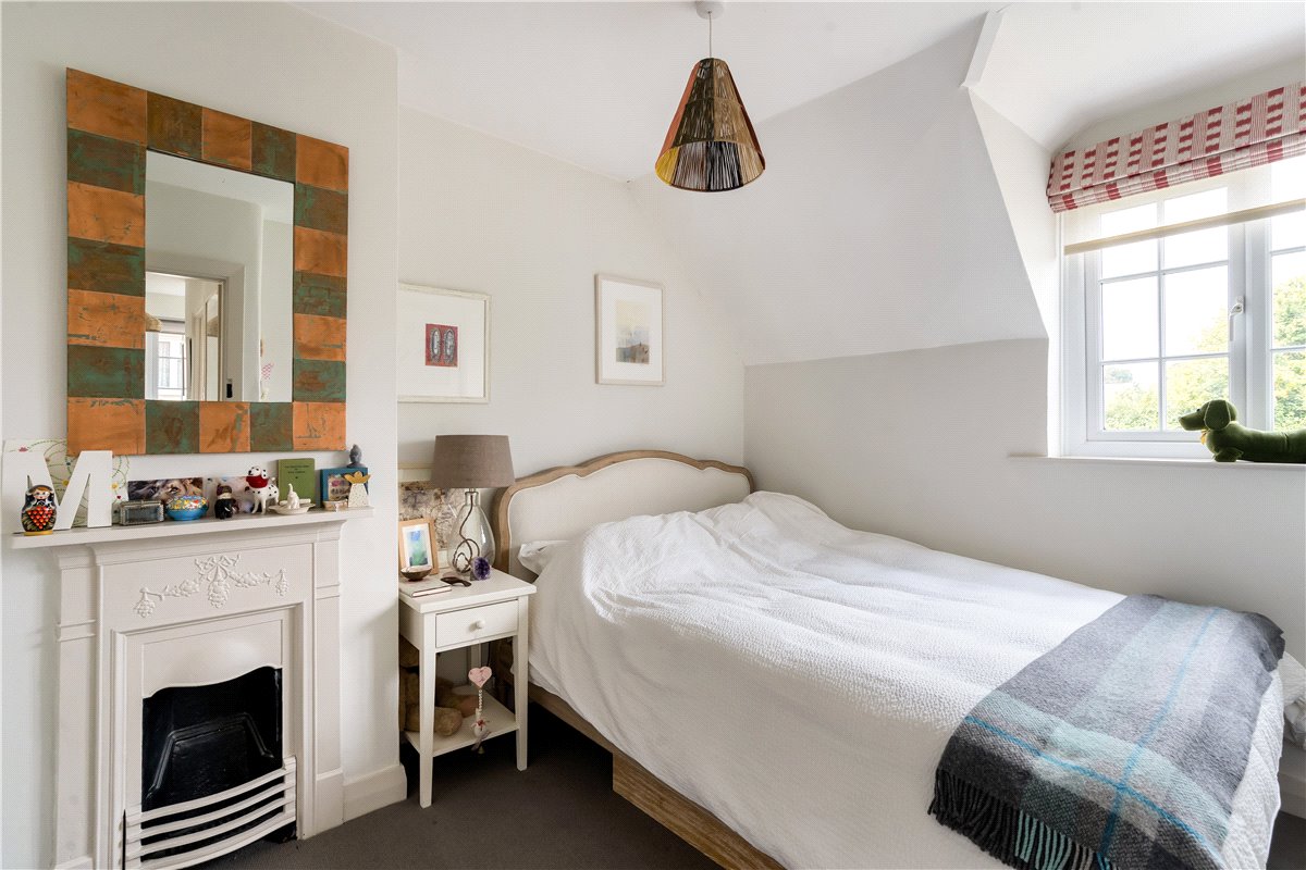 3 bedroom house, St. Johns Close, Marlborough SN8 - Sold STC