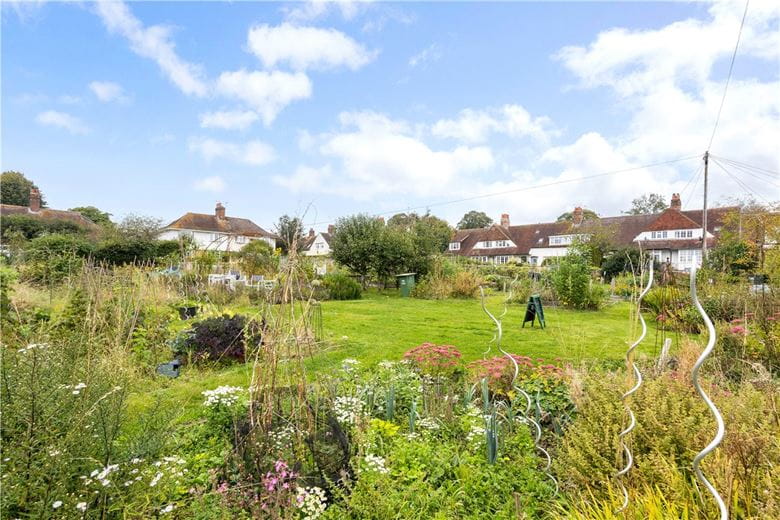 3 bedroom house, St. Johns Close, Marlborough SN8 - Sold STC